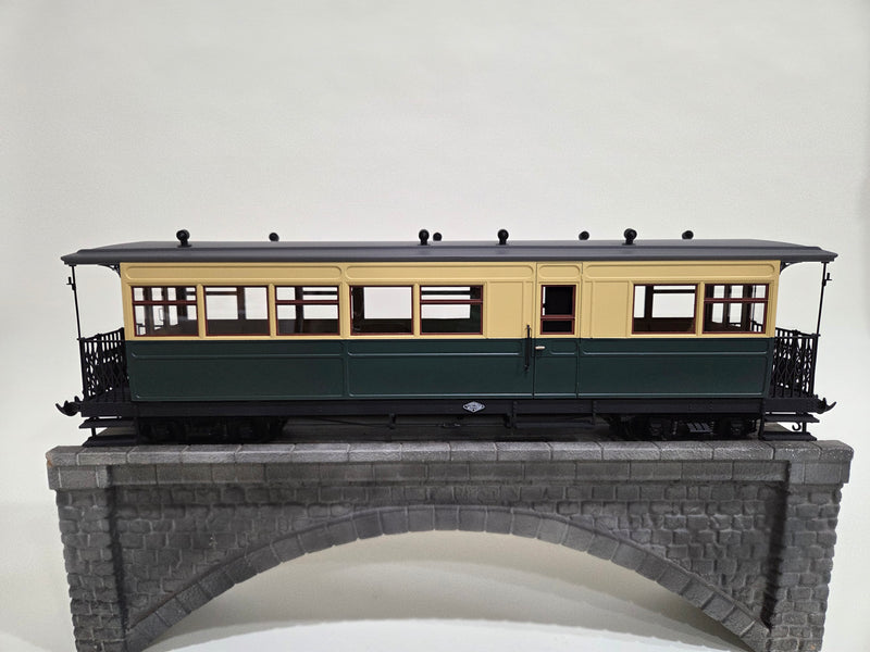 Pre-owned New in box W&L Pickering Composite Coach Green/Cream