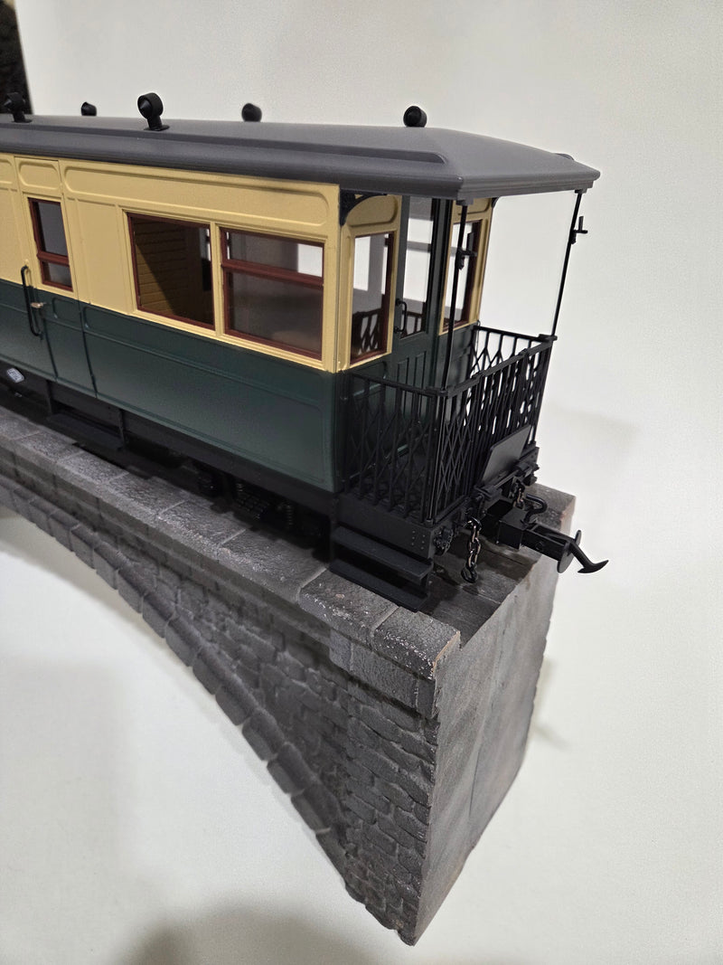 Pre-owned New in box W&L Pickering Composite Coach Green/Cream