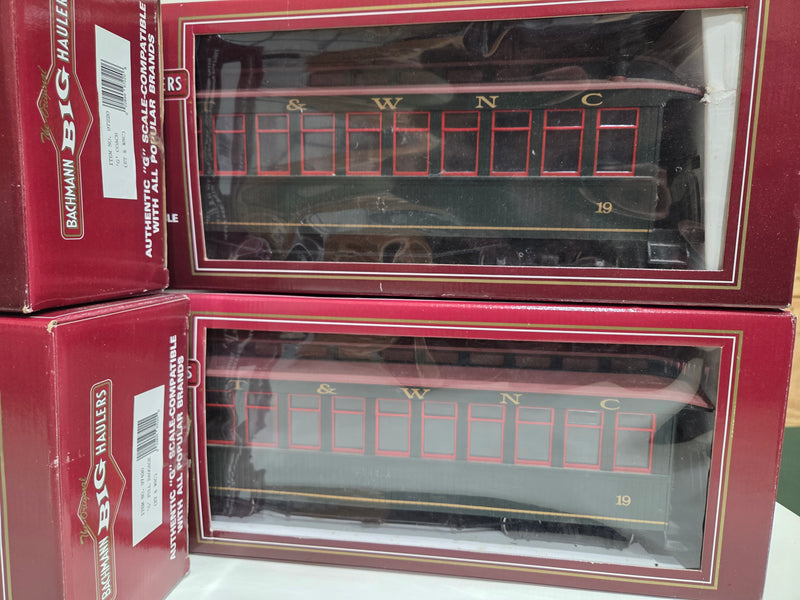 Pre-Owned Bachmann ET&WNC Coach set