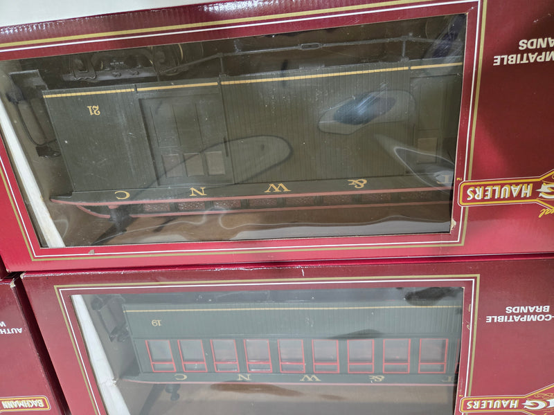 Pre-Owned Bachmann ET&WNC Coach set