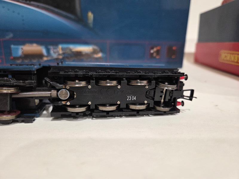Pre-owned Hornby A4 Mallard  Set with Transformer and Track A