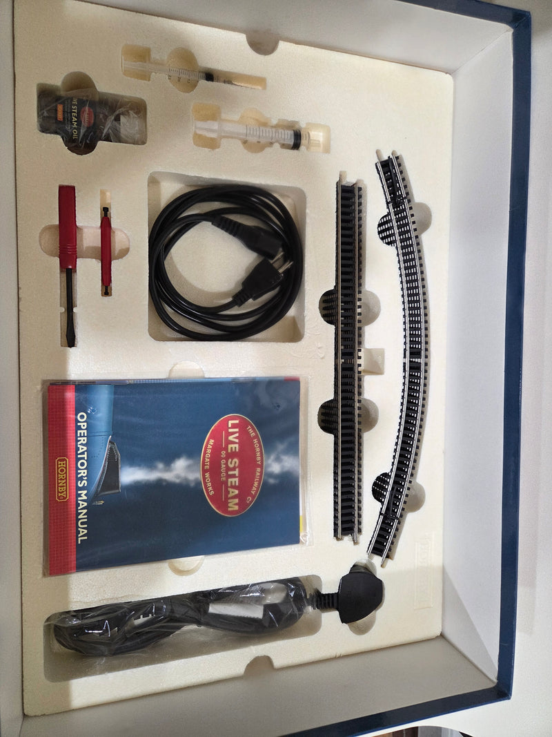 Pre-owned Hornby A4 Mallard  Set with Transformer and Track A