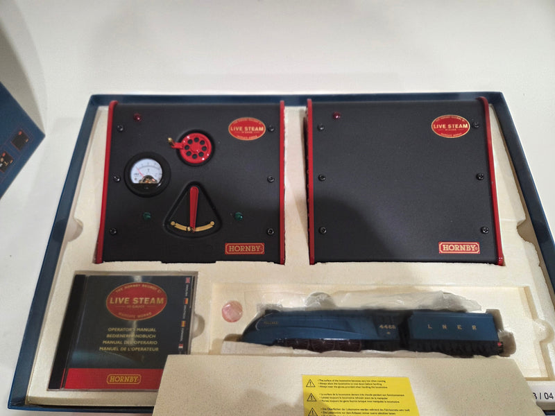 Pre-owned Hornby A4 Mallard  Set with Transformer and Track B