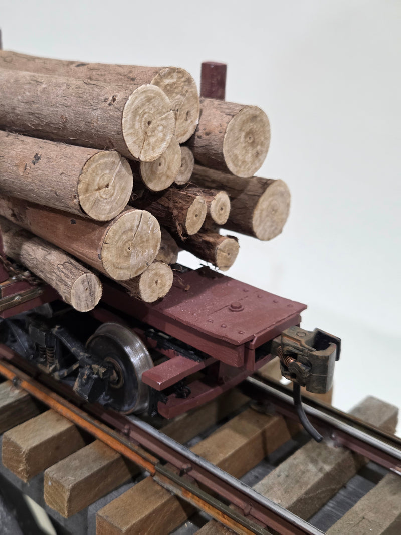 Pre-Owned Hartford Ely-Thomas Log cars with load Set of 2