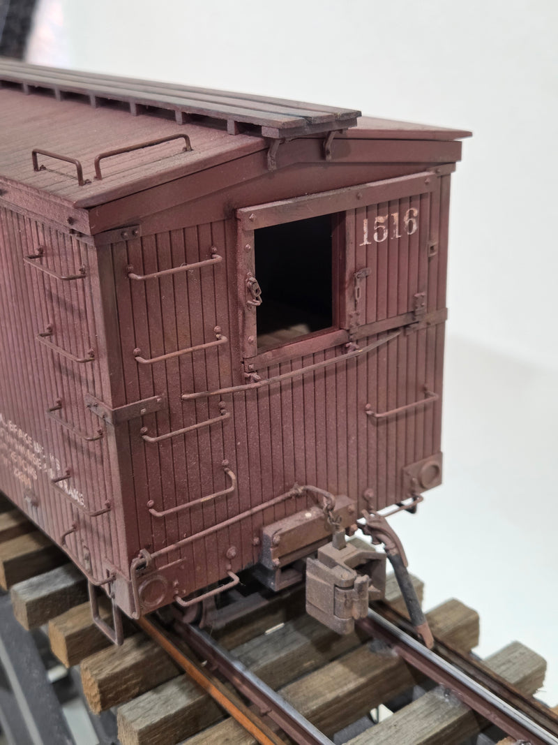 Pre-Owned Bachmann Spectrum 30' Boxcar Pacific Coast with Lumber loads