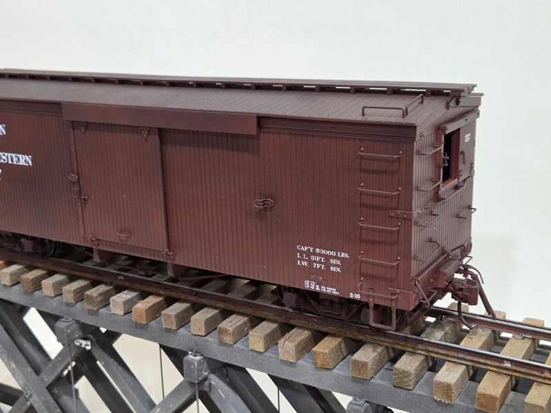 Pre-Owned Bachmann Spectrum 30' Boxcar Repainted Brown