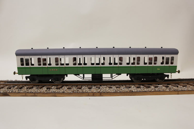 Pre-owned Handmade LNER Tourist train 5 car set Gauge 1